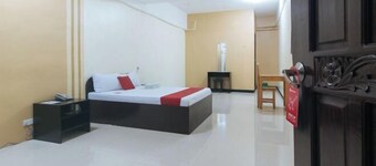 RedDoorz Near SM City Muntinlupa