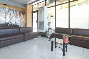 Unclassified image, 2 of 14, button - RedDoorz Near SM City Muntinlupa (Muntinlupa)