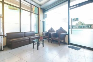 Unclassified image, 2 of 14, button - RedDoorz Near SM City Muntinlupa (Muntinlupa)