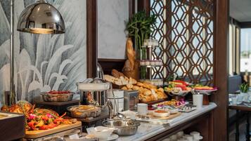 Päivittäinen buffetaamiainen (400000 VND per henkilö)