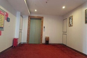 Interior - Ming Fan Ju Hotel (Ruili)