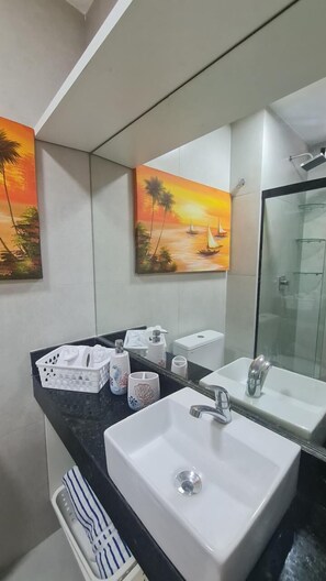 Family Apartment, Pool View | Bathroom - Flat Ofurô 08 VP by La Playa (Ipojuca)