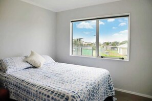3 bedrooms, bed sheets