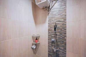 Room - RedDoorz near Mertasari Beach 2 (Bali)