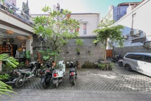 Interior - RedDoorz near Mertasari Beach 2 (Bali)