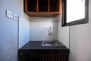 Room - RedDoorz near Mertasari Beach 2 (Bali)