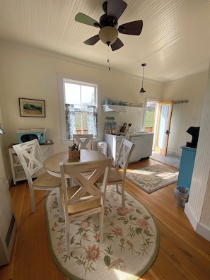 Dining - Historic Cottage at Ridgewood Ranch, Home of Seabiscuit (Willits)