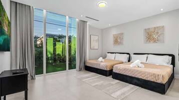 5 bedrooms, iron/ironing board, travel cot, WiFi