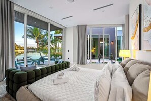 5 habitaciones, tabla de planchar con plancha, cuna de viaje y wifi 