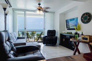Smart TV, stereo - Casa Lily - Beach Front Condo (Mazatlán)