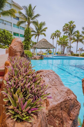 Casa Lily - Beach Front Condo