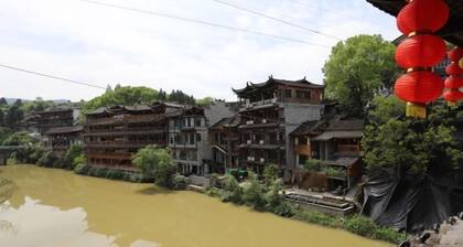 Manzhou Hotel (Yongshun Yinhe Branch)