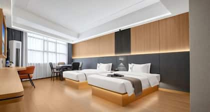 Manzhou Hotel (Yongshun Yinhe Branch)