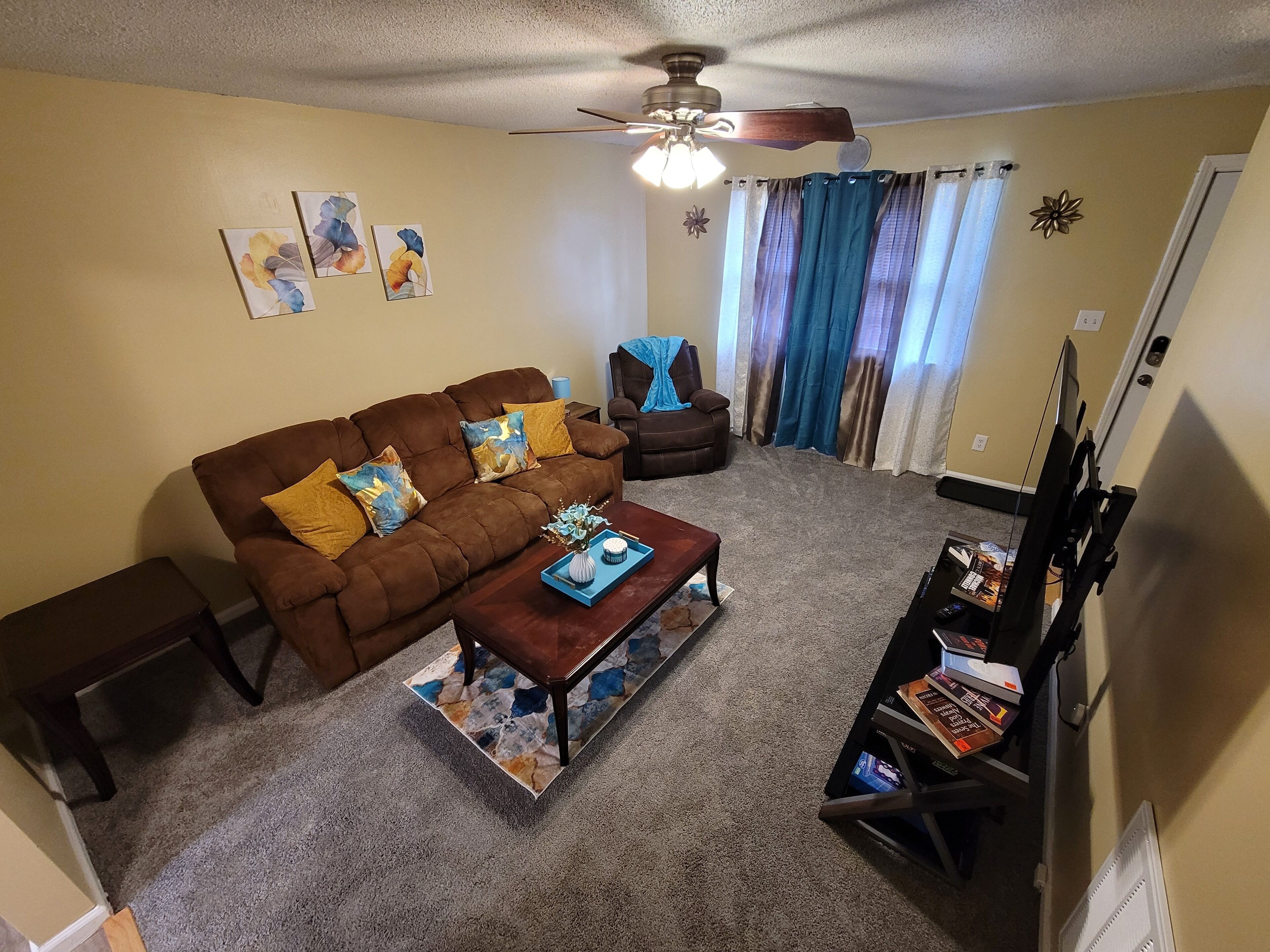 Charming 2-bedroom apartment with WiFi, AC in enjoyable Greenville