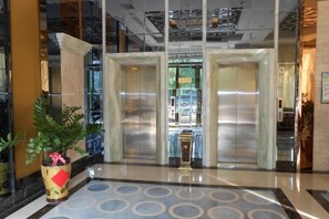 Unclassified image, 4 of 16, button - Sihai Hotel (Yunfu)