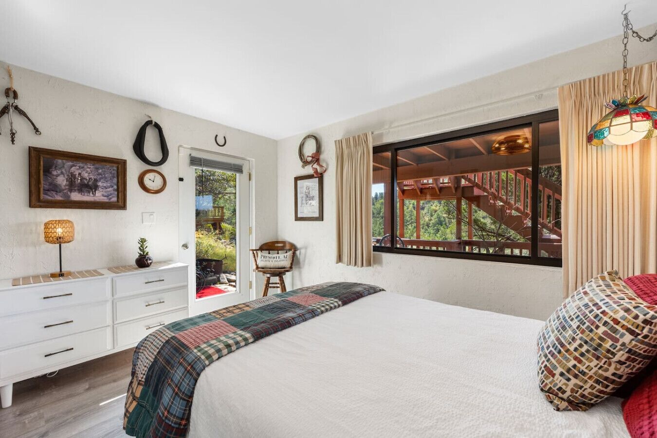 3 多间卧室、办公桌、熨斗/熨衣板、旅行婴儿床