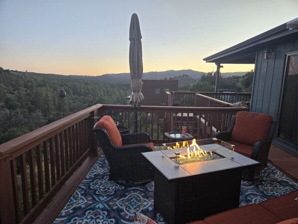 Terrace/patio - Pine Nest Retreat / Saloon & Scenic Views (Prescott)