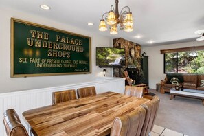 Dining - Pine Nest Retreat / Saloon & Scenic Views (Prescott)