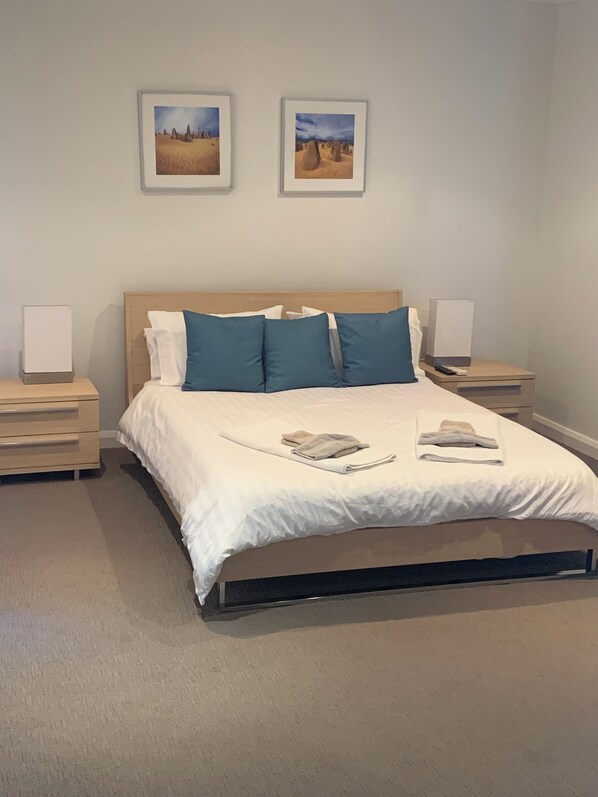 3 bedrooms, iron/ironing board, WiFi, bed sheets