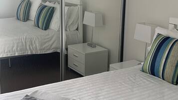 3 bedrooms, iron/ironing board, WiFi, bed sheets