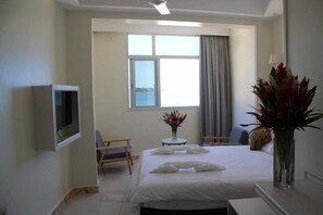 Deluxe-Doppelzimmer, Buchtblick | Kostenloses WLAN