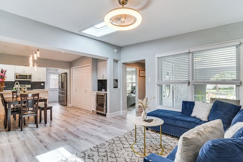 7 Mi to Beach: Updated Home w/ Pool in Seminole