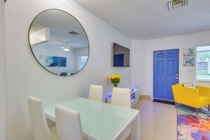 Dining - 2 Mi to Ocean: Dog-Friendly Hallandale Beach Condo (Hallandale Beach)