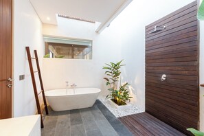 Villa, 2 Bedrooms, Private Pool | Bathroom | Separate tub and shower, free toiletries, hair dryer, bathrobes - J4 Villas Sanur (Denpasar)