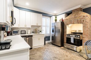 Fridge, microwave, dishwasher, coffee/tea maker