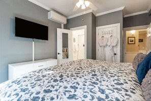 3 bedrooms, iron/ironing board, free WiFi