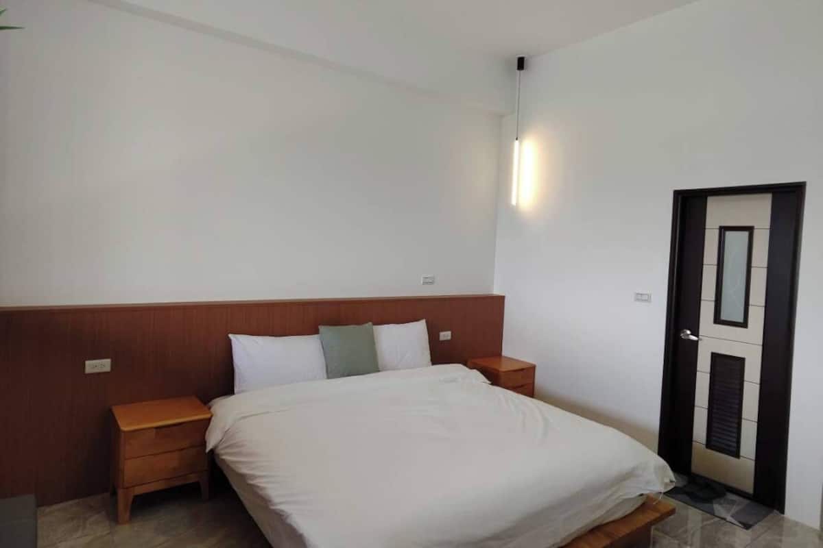 Comfort House, Courtyard View, Oceanfront | 5 bedrooms, free minibar, free WiFi