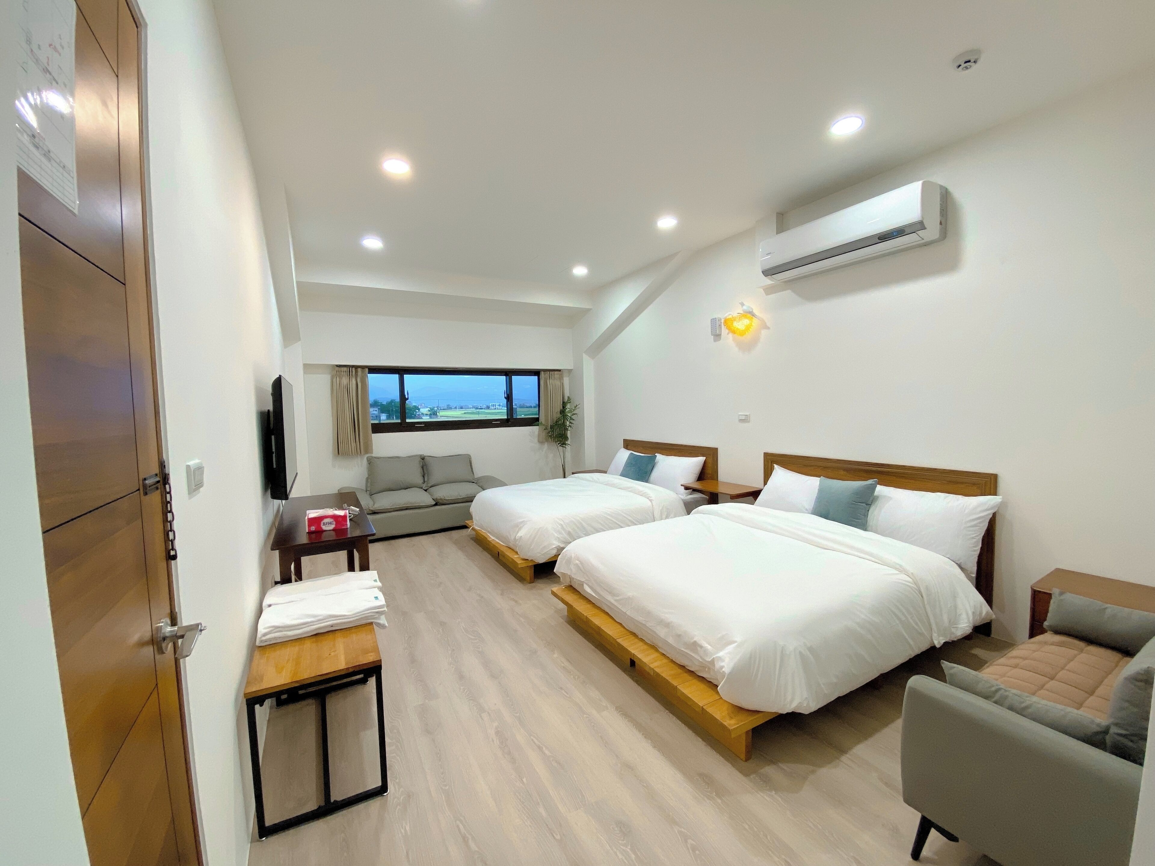 5 habitaciones, minibar con artículos gratuitos y wifi gratis 