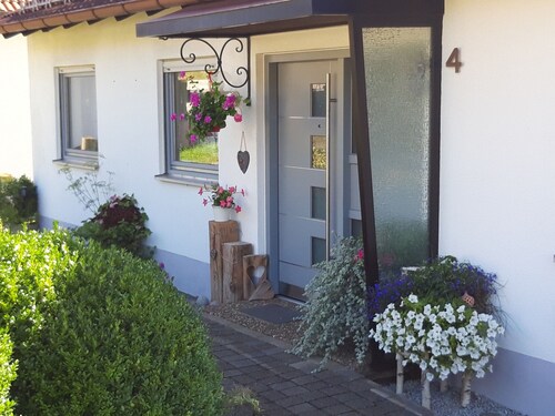 Ferienwohnung 'Schwäbische Alb' mit Gemeinschaftsterrasse, Wi-Fi und Klimaanlage