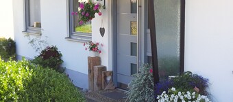 Apartment 'Schwäbische Alb' with Shared Terrace, Wi-Fi and Air Conditioning