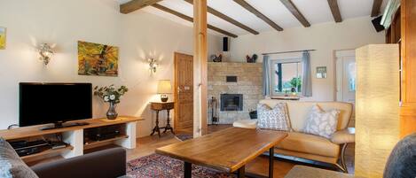 Tv, pejs, dvd-afspiller, stereoanlæg