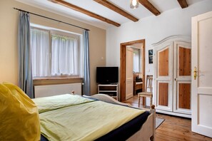 3 habitaciones, tabla de planchar con plancha y wifi gratis 