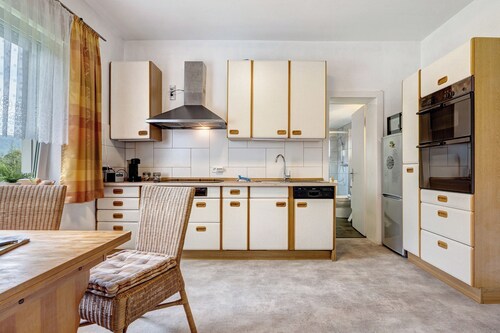 Ferienwohnung 'Am Weserradweg' mit gemeinsamer Terrasse, privatem Garten und Wi-Fi