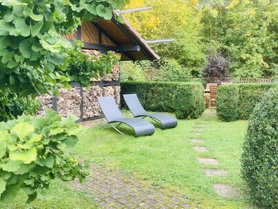 Holiday Apartment 'Kamineiche' with Private Garden and Wi-Fi