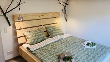 3 Schlafzimmer, Schreibtisch, Bügeleisen/Bügelbrett, kostenloses WLAN