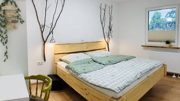 3 Schlafzimmer, Schreibtisch, Bügeleisen/Bügelbrett, kostenloses WLAN
