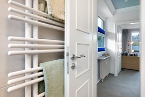 Interior - Apartment 'Am Südstrand' with Private Terrace, Shared Garden and Wi-Fi (Wyk auf Föhr)