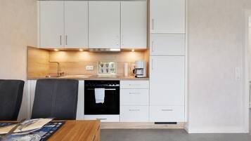 Kühlschrank, Ofen, Herdplatte, Geschirrspüler