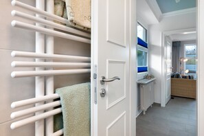 Interior - Apartment 'Am Südstrand' with Private Terrace, Shared Garden and Wi-Fi (Wyk auf Föhr)