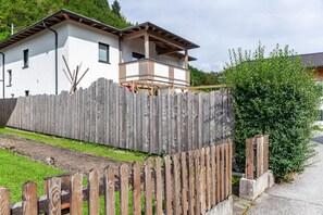 Exterior - Holiday Apartment "Pfeffer" with Mountain View and Wi-Fi (Leogang)