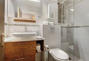 淋浴设施、吹风机、毛巾