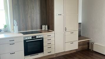 Refrigerador, horno, parrilla de estufa y lavavajillas