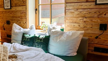 3 bedrooms, free WiFi, bed sheets