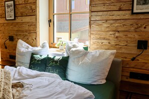 3 bedrooms, free WiFi, bed sheets