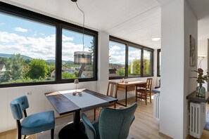 Dining - Modern Furnished Apartment with Wi-Fi (Achern)