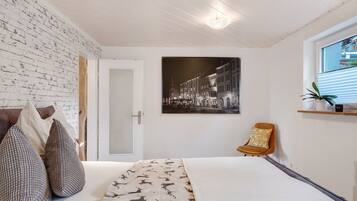 1 bedroom, free WiFi, bed sheets